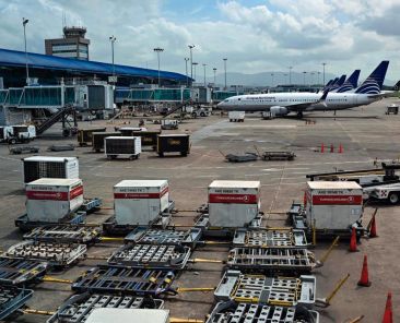 IATA-alerta-que-impuestos-representan-casi-29-del-precio-de-los-boletos-en-America-Latina