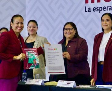 Milena-Quiroga-se-registra-como-aspirante-a-coordinadora-estatal-de-Morena-en-BCS