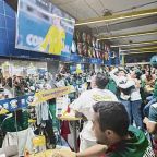 Miles-celebran-en-el-Angel-de-la-Independencia-tras-triunfo-de-Mexico-sobre-Corea-del-Sur