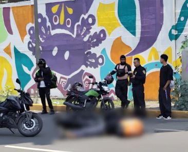 Motociclista-muere-tras-ser-arrollado-por-trailer-en-la-colonia-Constitucion-de-1917-conductor-detenido-cerca-de-UAM‑I