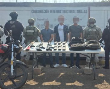 Operativo-en-Molino-de-las-Flores-detienen-a-tres-personas-—uno-menor—-con-armas-automaticas