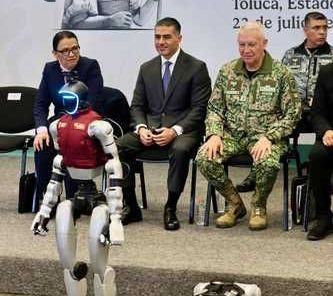 Toluca-presentan-a-Ceci-y-un-perro-robotico-que-se-integraran-al-C5