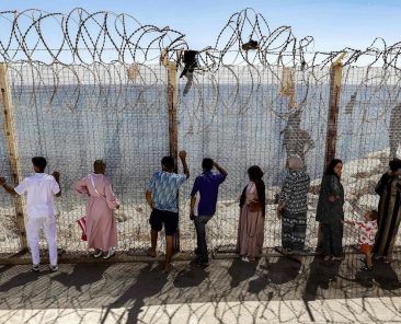 Familias-buscan-a-sus-desaparecidos-tras-la-tragedia-migratoria-en-Ceuta