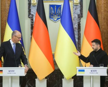 Alemania-anuncia-ayuda-de-mil-500-mdd-para-Ucrania-durante-visita-de-Merz-a-Kiev