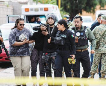 Ataque-en-secundaria-de-Torreon-dejo-una-subdirectora-muerta-y-cuatro-personas-heridas