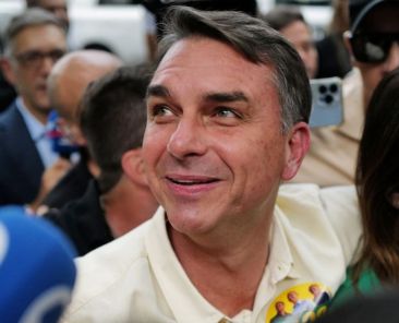 Elecciones-de-Brasil-Flavio-Bolsonaro-aventaja-a-Lula-con-49.19-en-el-inicio-del-conteo