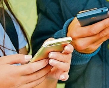 comisiones-del-senado-aprueban-prohibir-celulares-en-escuelas-de-educacion-basica
