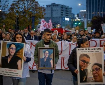 miles-protestan-en-kosovo-contra-la-violencia-domestica-tras-el-asesinato-de-arlinda-zekaj