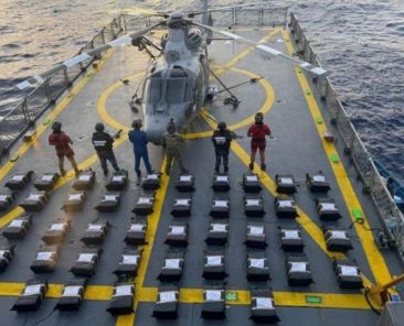 ronald-johnson-resalta-decomiso-de-1-2-toneladas-de-cocaina-en-el-pacifico